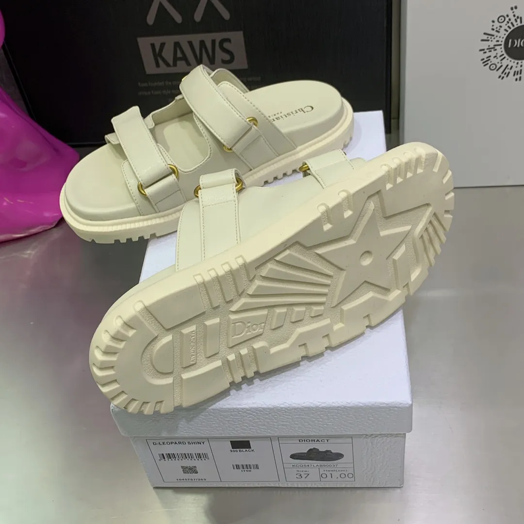 👟👟Ex-factory price P440👟👟 Women's shoe factory Dior 2022 spring and summer new Act thick-soled casual women's shoes with CD letter logo hardware buckle open-toe slippers Star same style flat-soled round-toe retro beach shoes Top version on the market Material: imported calfskin upper/imported metal cowhide + cowhide feet + water-dyed sheepskin lining + original molded T👟👟Ex-factory price PU outsole Size: 34-41 (34.40.41 customization is not returnable)